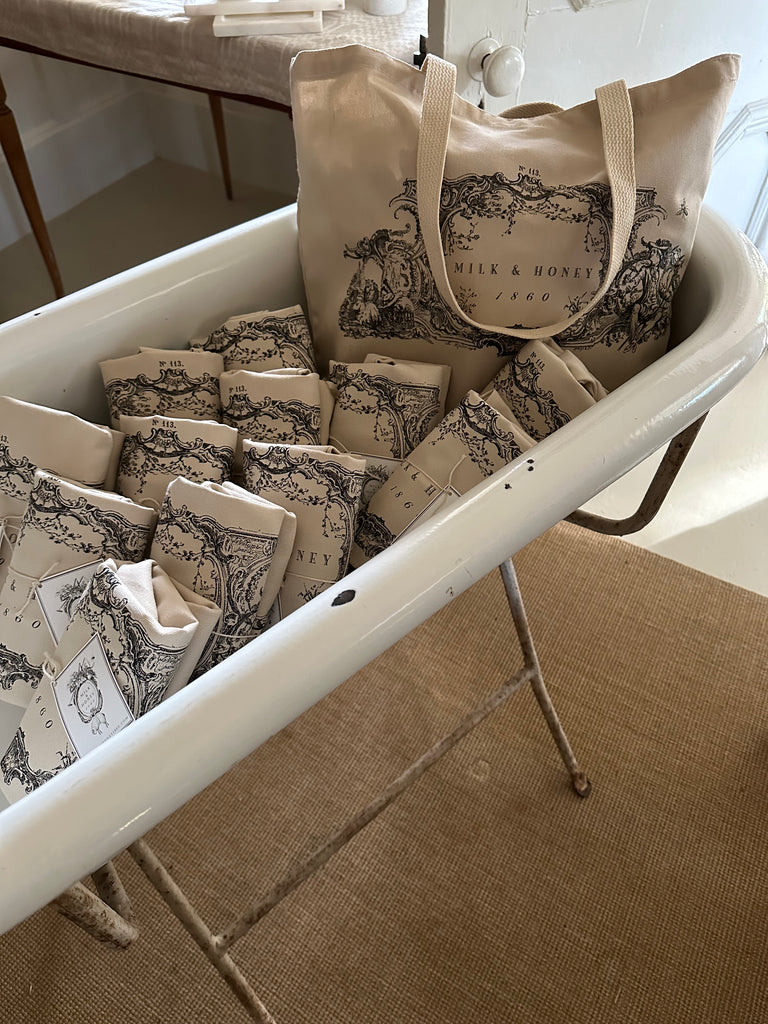 M&H 1860 TOTE BAG
