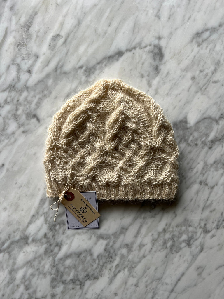 Leicester Longwool Cabled Hat | Snow White